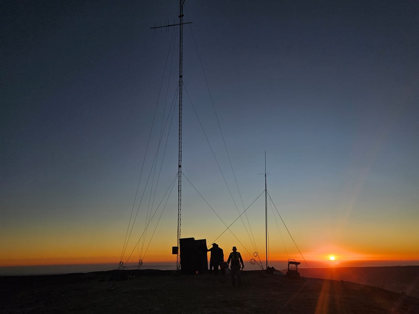 Actividad de radioaficionados CE1RRA al atardecer